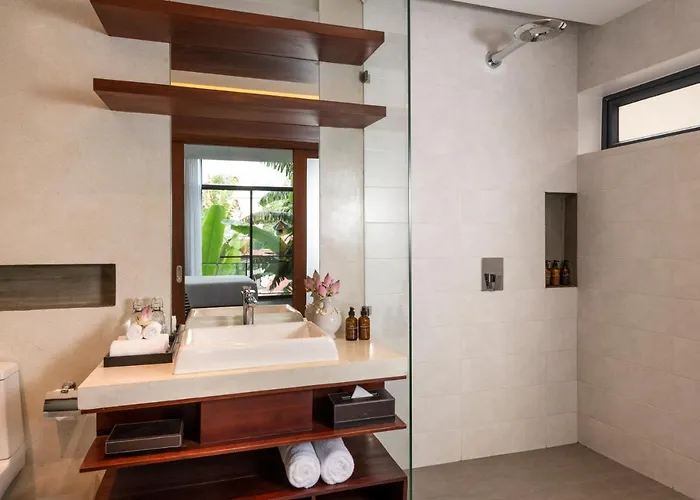 Jaya House Residences 4*